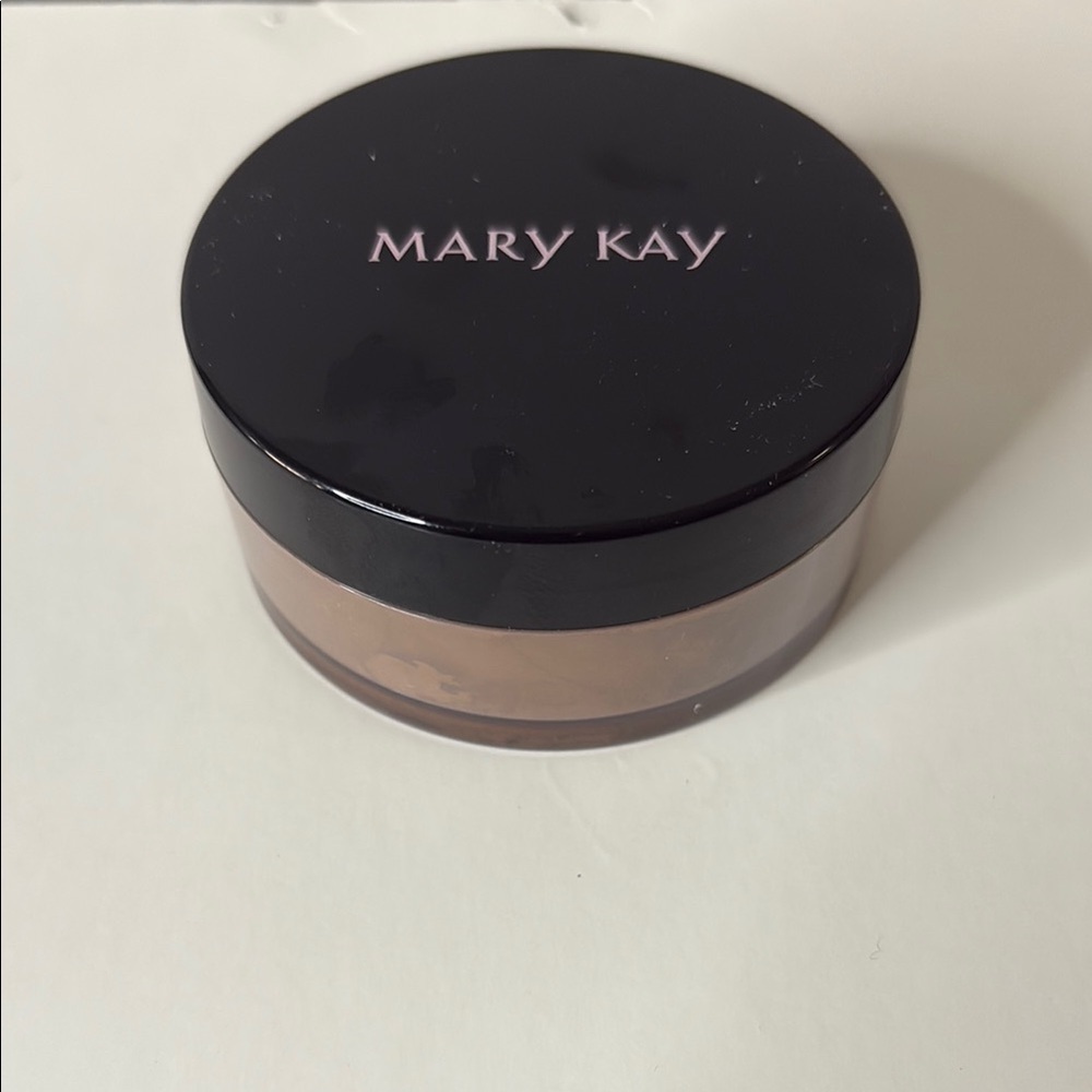 Mary Kay Brown Setting Powder Sleek Compact - Picture 2 of 4